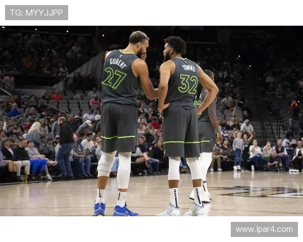 美媒爆料国王曾考虑以蒙克和德文为核心筹码进行今夏交易探讨 美媒爆料国王曾考虑以蒙克和德文为核心筹码进行今夏交易探讨