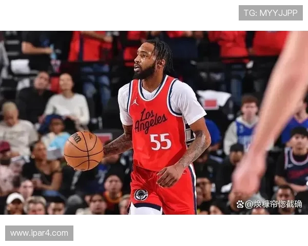 快船首节进攻混乱 8进球送9失误防守失控丢14分